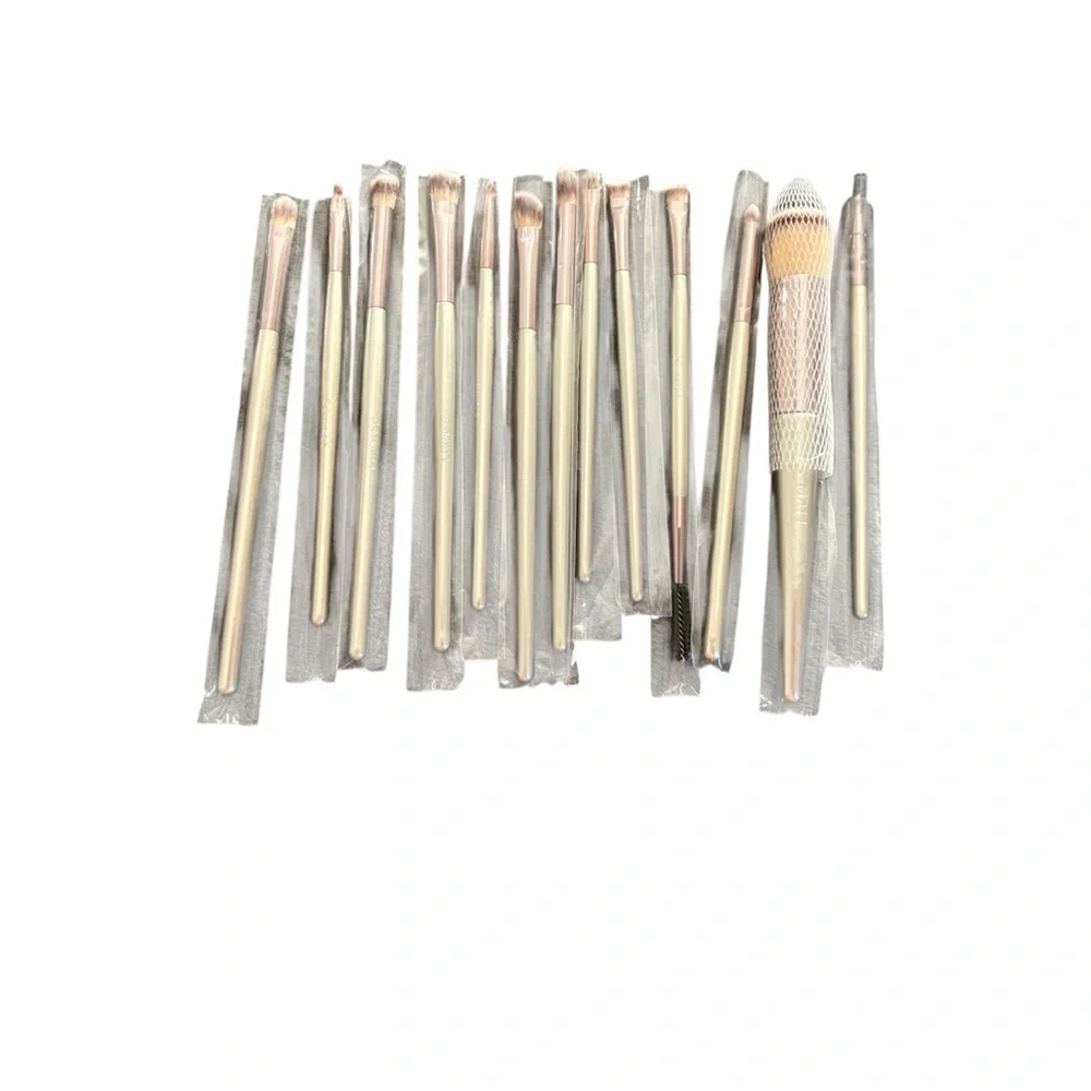 Silver Set of (13) Makeup Brush Set